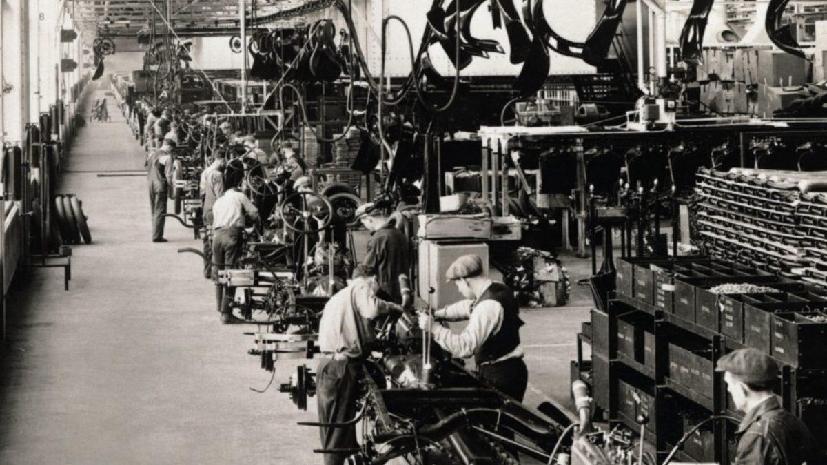 Teknolojinin Yıllar Geçtikçe İnsanların Elinden Aldığı 9 İlginç Meslek