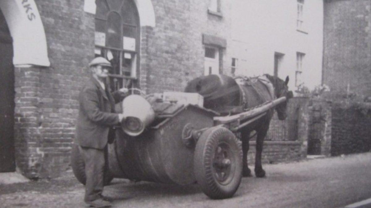 Teknolojinin Yıllar Geçtikçe İnsanların Elinden Aldığı 9 İlginç Meslek