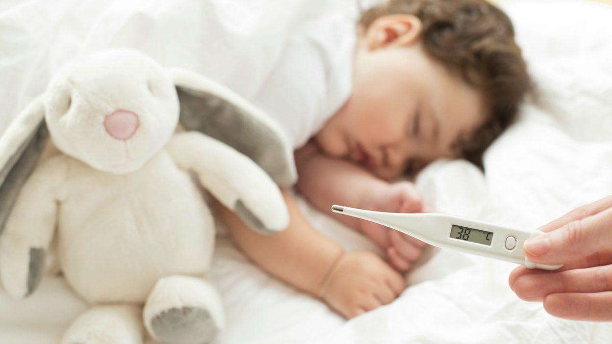 Bebeklerde Yüksek Ateş Ne Anlama Gelir ve Nasıl Düşürülür?