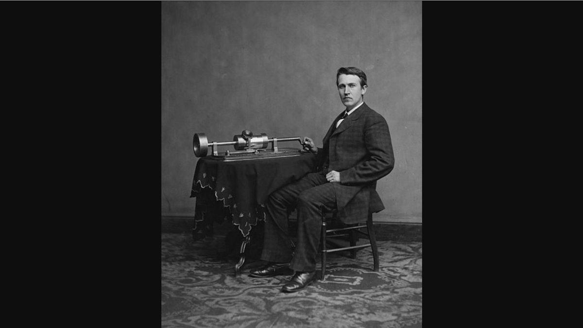 Yıllar Geçse Bile Modası Geçmeyen ’Plak’ Nedir, Neden Bazılarına Göre Dijitalden Bile Daha İyi Bir Sese Sahip?