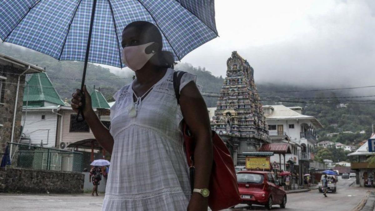 Dünyanın En Çok Aşılanan Ülkesi Seyşeller’de COVID-19 Vakaları Neden Patlama Yaptı?
