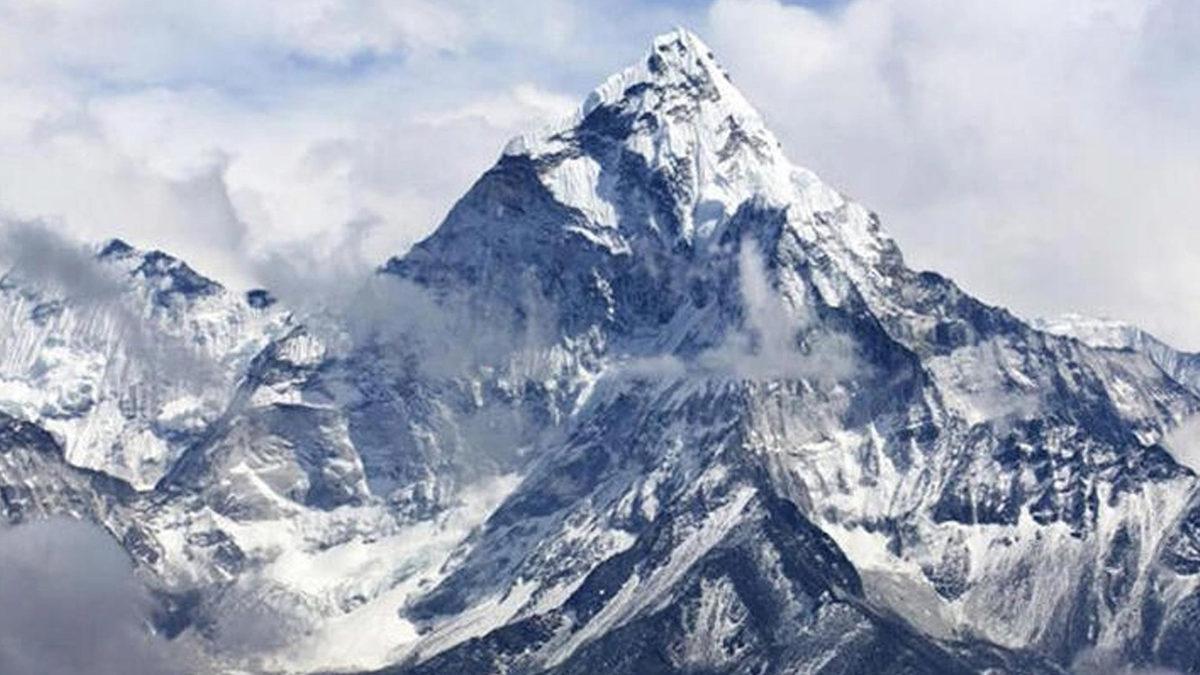 Artık Terk Etmenin Yollarını Aradığımız Dünya Nasıl Oluştu? 4,6 Milyar Yılı 22 Dakikada Anlatıyoruz