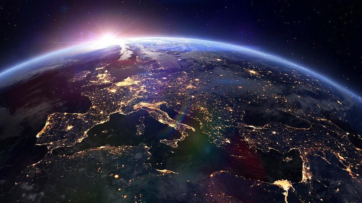 Artık Terk Etmenin Yollarını Aradığımız Dünya Nasıl Oluştu? 4,6 Milyar Yılı 22 Dakikada Anlatıyoruz