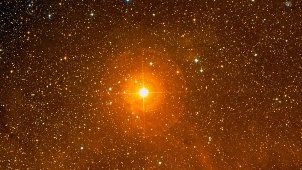 Güneş’in Bile Yanında İğne Ucu Kadar Kaldığı Devasa Yıldız ’Stephenson 2 - 18’ Hakkında Tüm Bildiklerimiz