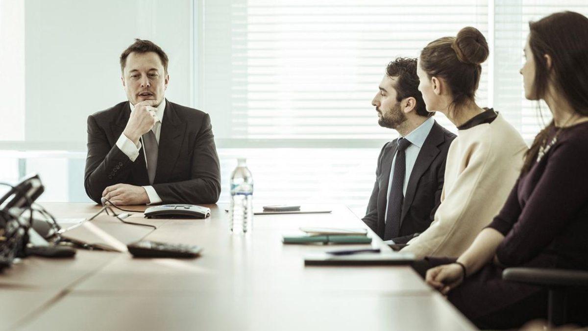 Tesla’da Çalışmanın Sandığınız Kadar Kolay Olmadığını Gösteren 6 Detay