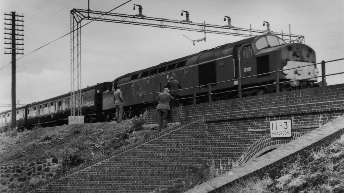 La Casa De Papel’in Profesör’üne Dilini Yutturacak Tarihin En Büyük Tren Soygunu