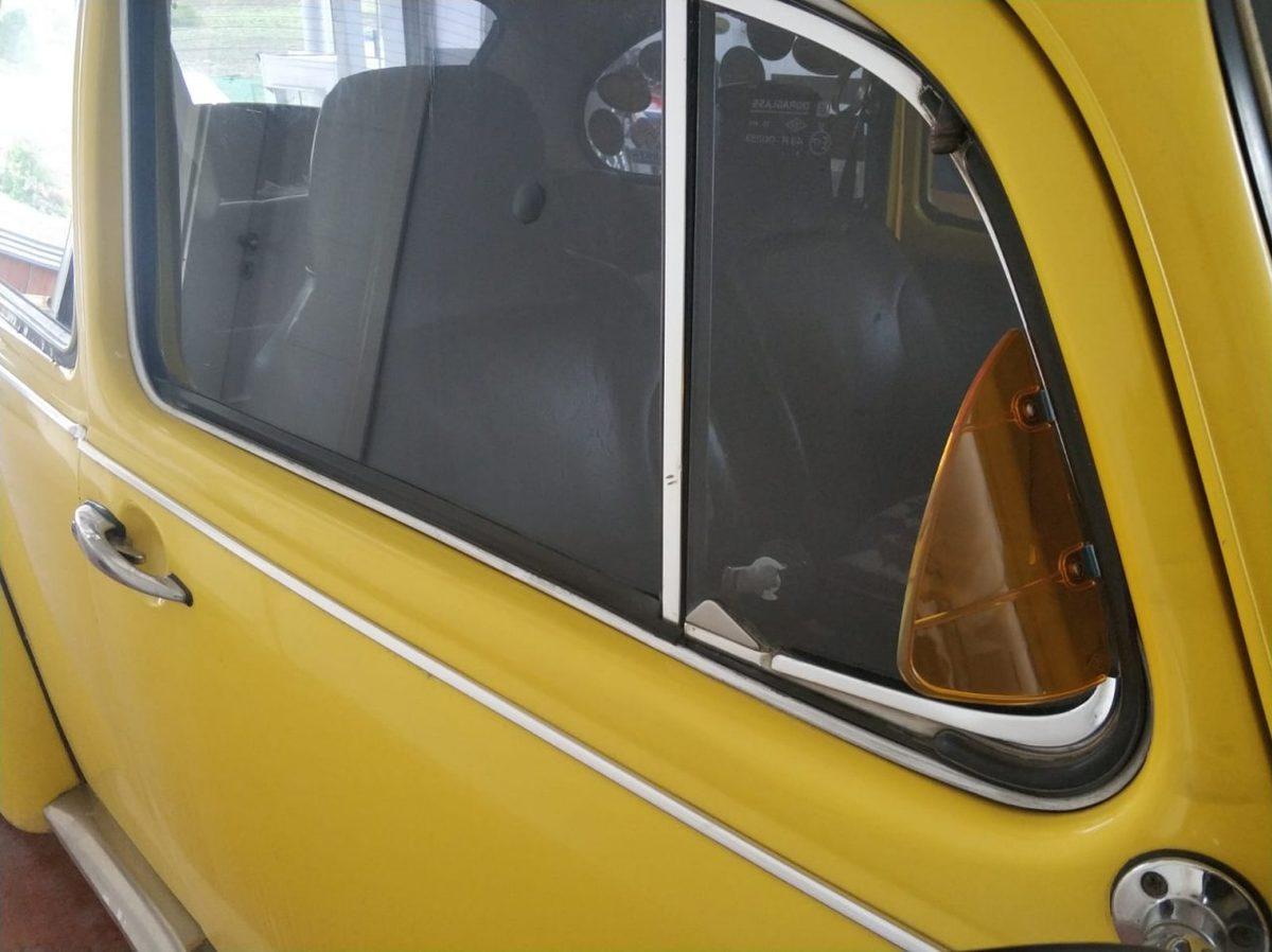 Tüm Otomobillerin Arka Kapısında Yer Alan Bu Küçük, Açılmayan Cam Ne İşe Yarıyor?