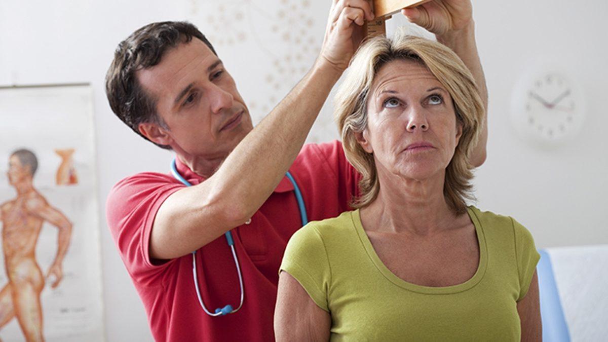 Boyumuz 35 Yaşından Sonra Neden Kısalmaya Başlar? Sebebini Öğrenince Ufak Bir Burukluk Hissedebilirsiniz!