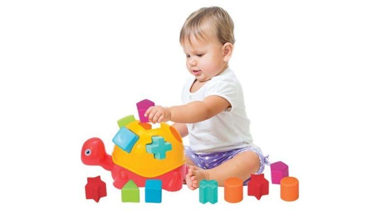 Bebeğinizin 1 Yaşına Kadar Keyifle Oynayabileceği Eğitici Oyuncak Tavsiyeleri