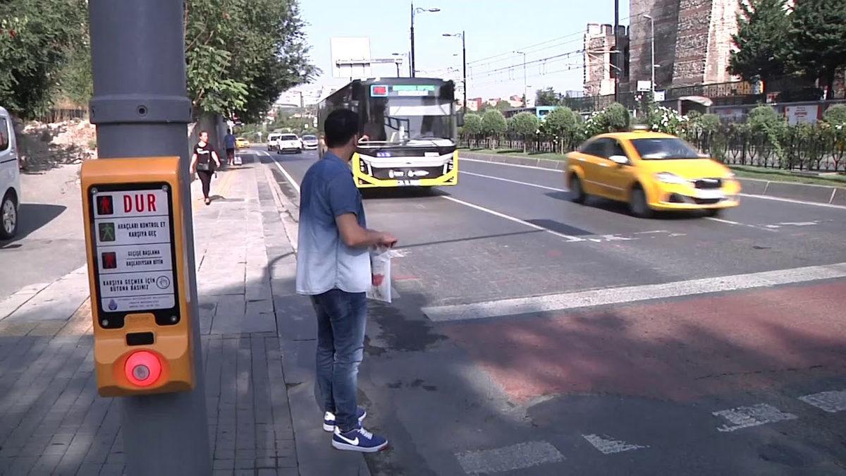 Karşıdan Karşıya Geçmek İstediğimizde Kullandığımız Bu Butonlar Gerçekten İşe Yarıyor mu?