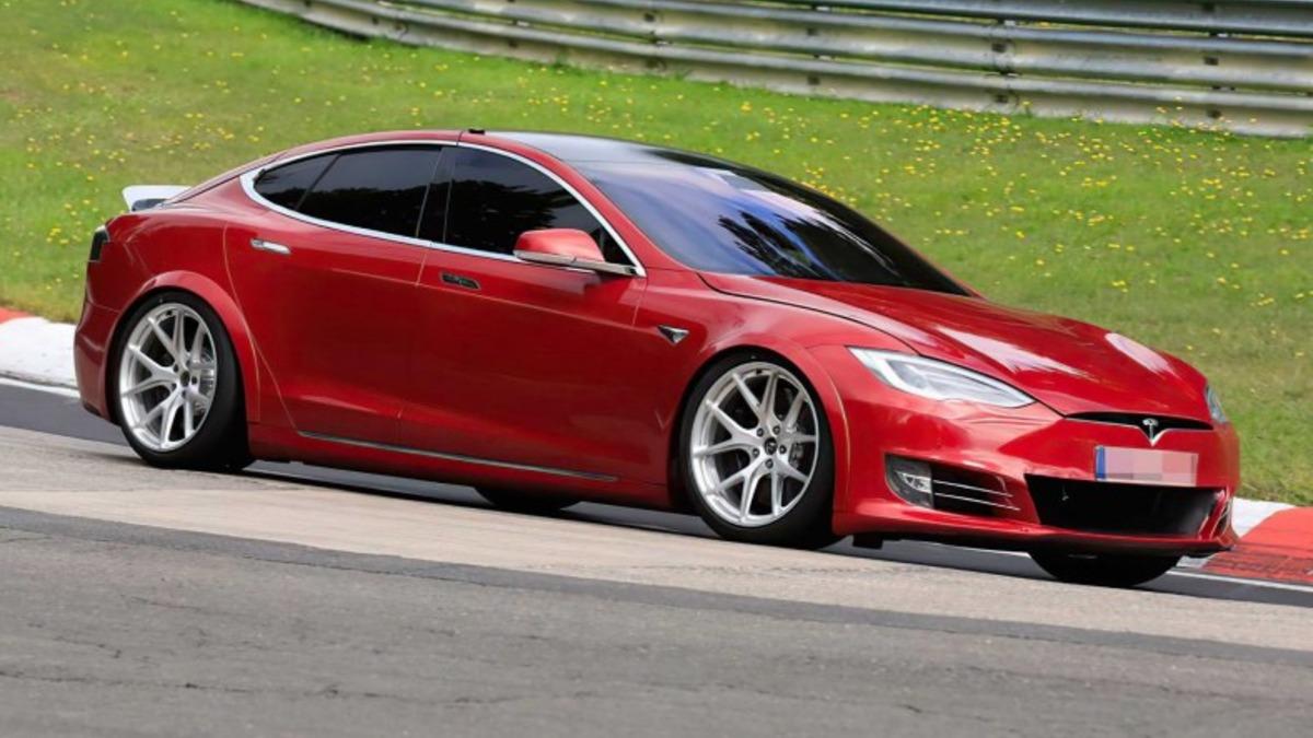 Tesla Model S, Asfalt Canavarlarının Er Meydanı Laguna Seca’da Gayri Resmi Bir Rekor Kırdı [Video]