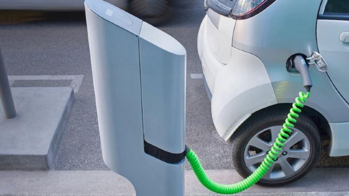 Bakan Varank’tan Elektrikli Araçların Şarj Altyapısı Hakkında Önemli Açıklamalar