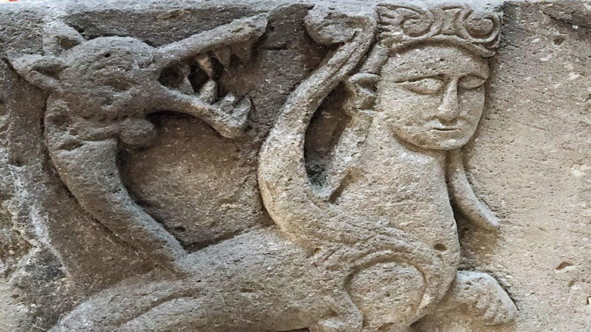 Türk Mitolojisinde Anne Karnındaki Bebekleri Koruduğuna İnanılan Tanrıça: Umay Ana