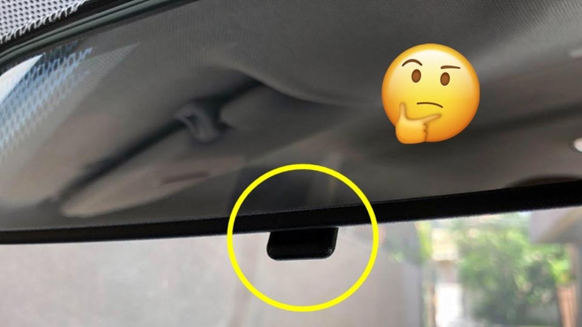 Arabalarda Dikiz Aynasının Altında Bulunan Küçük Çıkıntının ’Vay be!’ Dedirten İşlevi