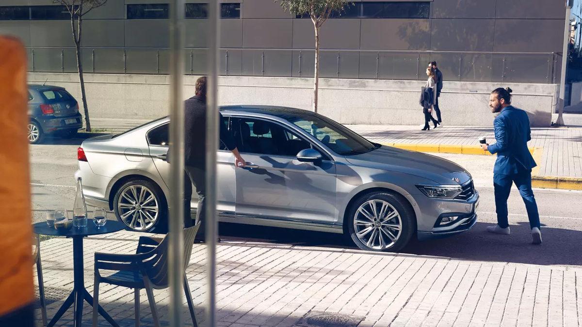 Volkswagen Passat 2022’nin Dikkat Çeken Özellikleri ve Fiyat Listesi: Gerçekten Sınıfının Öncüsü mü?