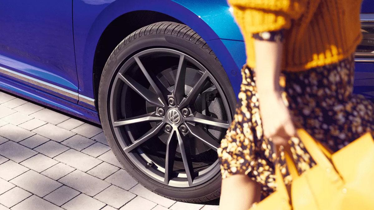 Volkswagen Passat 2022’nin Dikkat Çeken Özellikleri ve Fiyat Listesi: Gerçekten Sınıfının Öncüsü mü?