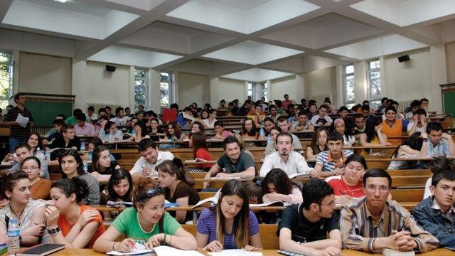 YÖK’ten Üniversiteler İçin "Yüz Yüze Eğitim" Açıklaması: Öğrenciler Eylüle Kadar Aşılanmalı