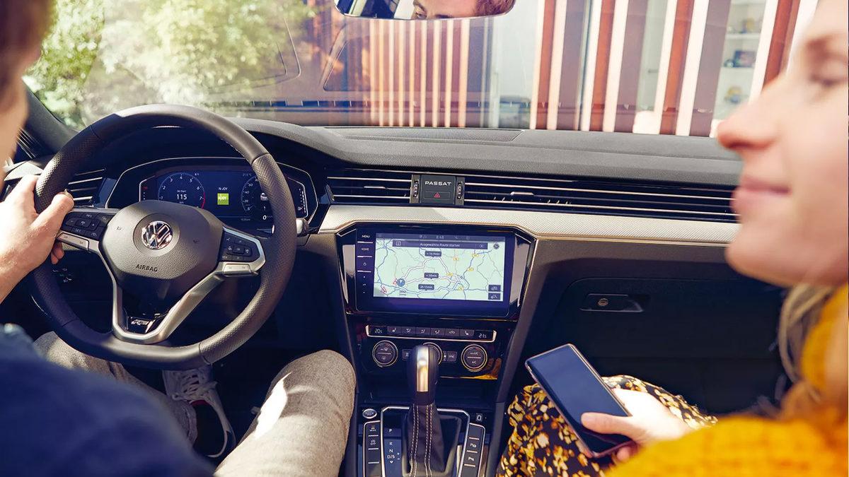 Volkswagen Passat 2022’nin Dikkat Çeken Özellikleri ve Fiyat Listesi: Gerçekten Sınıfının Öncüsü mü?