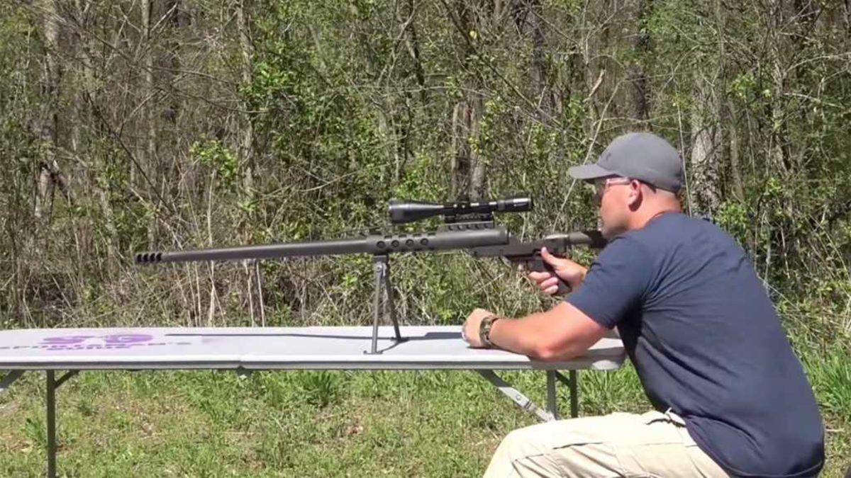 Bir YouTuber, Atış Talimi Sırasında Tüfek Yüzünde Patlayınca Ölümden Döndü [Video]