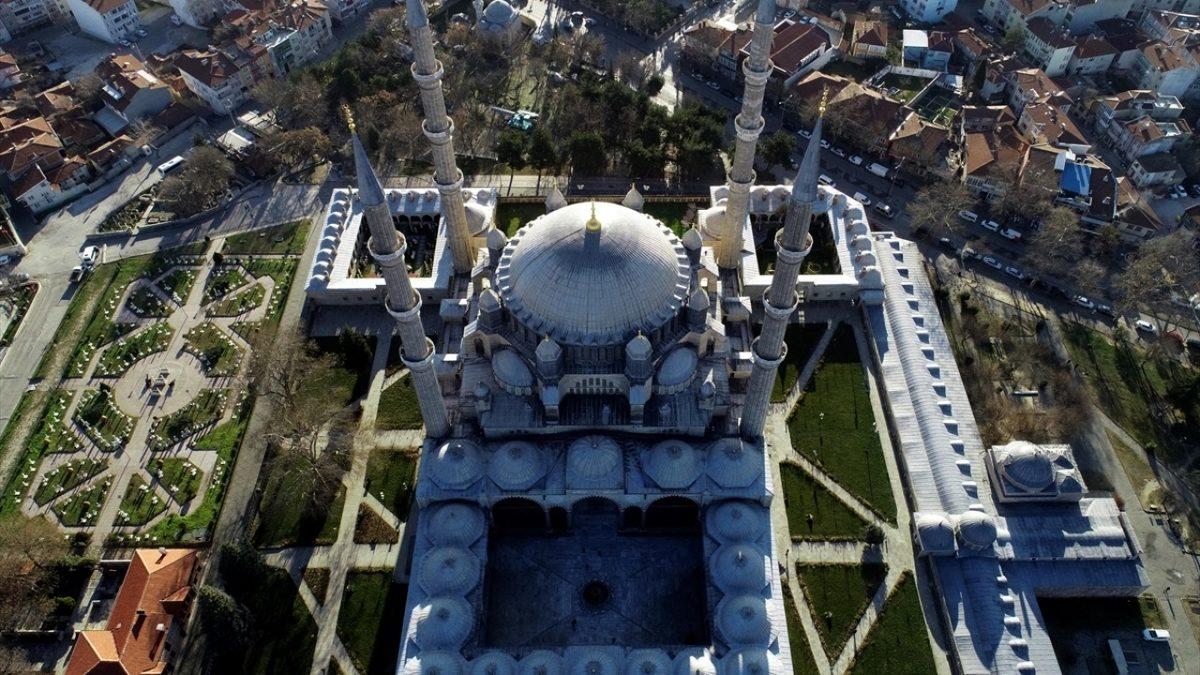 Çağının Ötesindeki Zekâsıyla Yüzlerce Esere İmza Atan Mimar Sinan Hakkında Bilmeniz Gereken Her Şey