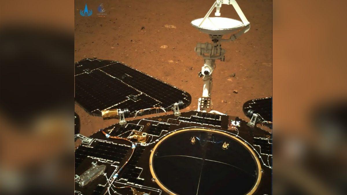 Çin’in Mars Aracı Zhurong, Kızıl Gezegen’de Kaydettiği İlk Görüntüleri Dünya’ya Yolladı