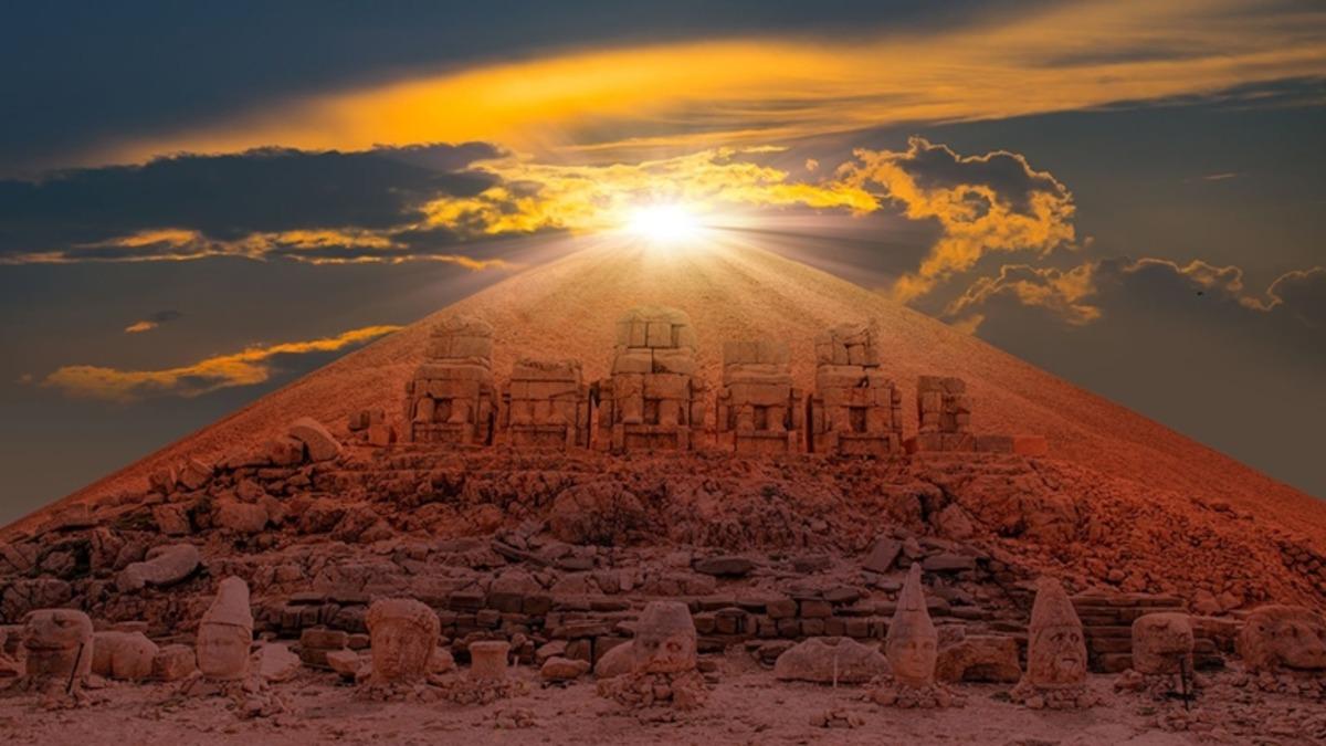 Güneş’in Doğuşunun ve Batışının En Güzel İzlendiği Yer Olan Nemrut Dağı’nın Efsanevi Öyküsü