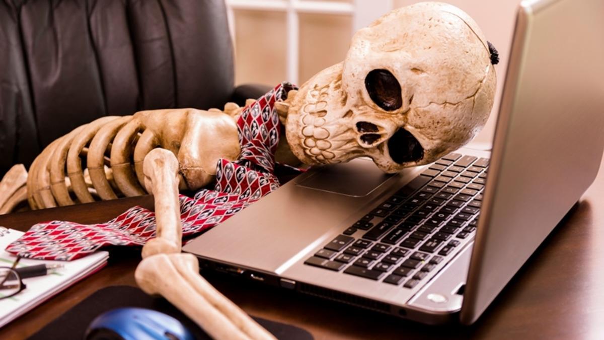 Evden Çalışmak Bazılarının Psikolojisini İyi Etkiliyorken Bazılarınınkini Neden Kötü Etkiliyor?