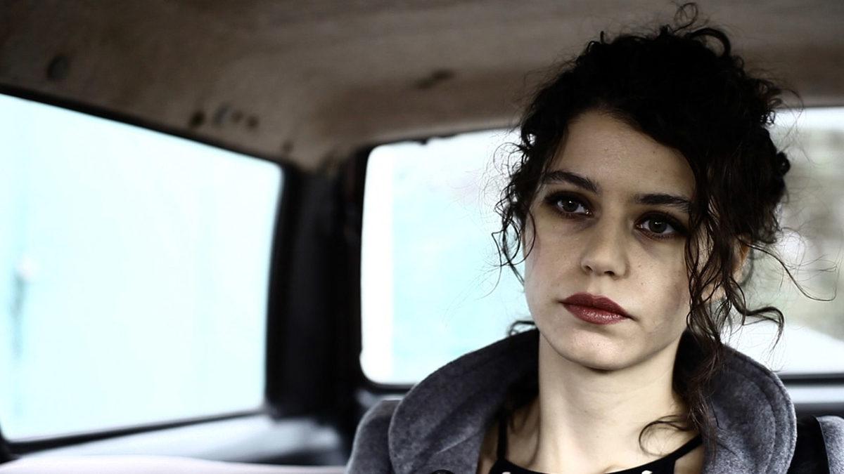 Bir Yarışmayla Ünlenip Kısa Sürede Milyonların Sevgisini Kazanan Beren Saat’in Yer Aldığı Film ve Diziler