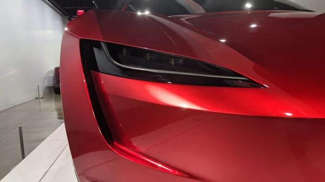 Tesla’nın Süper Otomobili Roadster, SpaceX Paketi ile 1,1 Saniyede 100 km/sa Hıza Ulaşabilecek