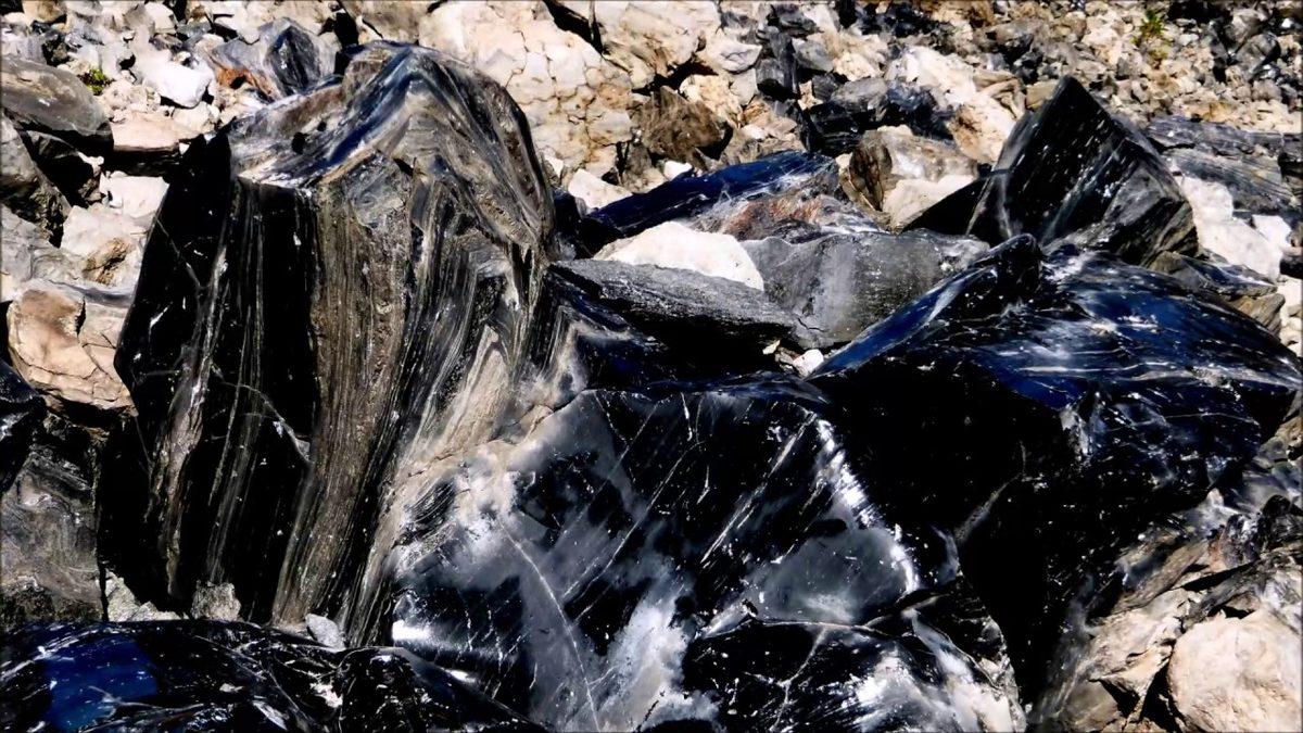 Bir Dönem ’Para’ Olarak da Kullanılan Gerçek Bir Doğa Harikası: Obsidyen Taşının 5 İlginç Özelliği