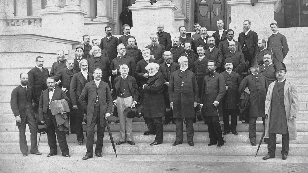 Dünya Haritasında Amerika Neden Sağda Değil de Solda Yer Alıyor?