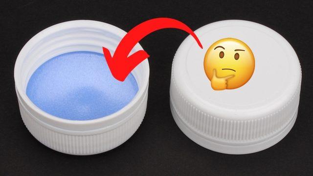 Eskiden Şişe Kapaklarının İçinde Bulunan Bu Mavi Plastikler Tam Olarak Ne İşe Yarıyordu?