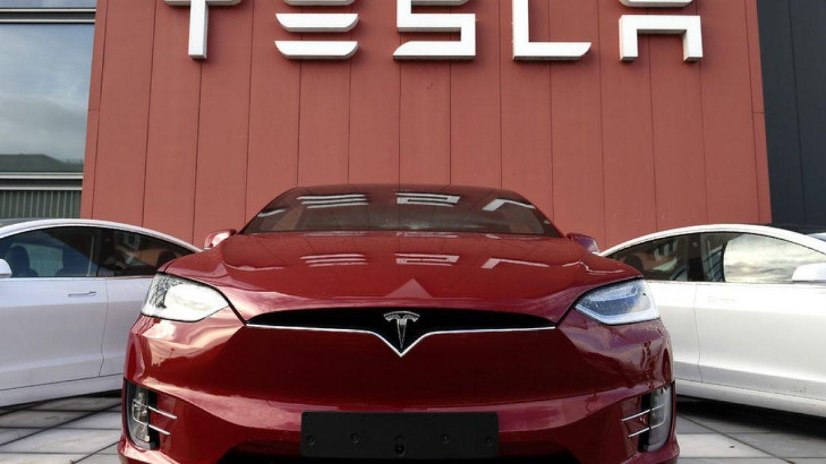 Kaliforniyalı İdarecilerden Tesla’ya Süpriz Suçlama: Otonom Sürüş Konusunda Yalan Reklam