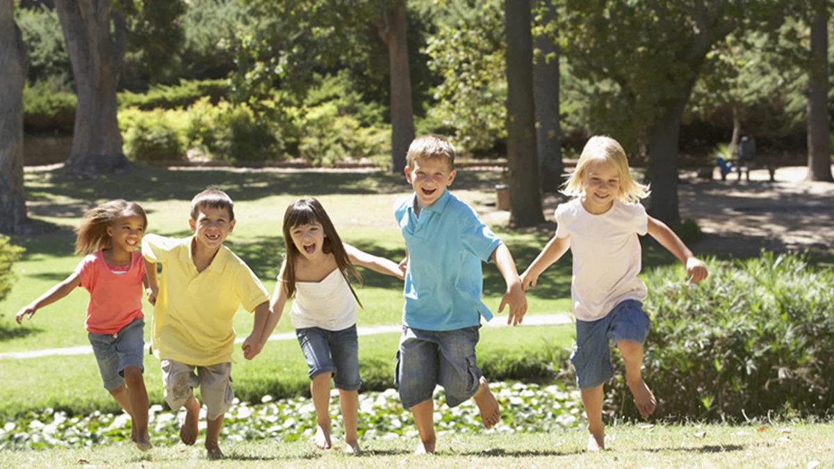 Çocukken Zengin Arkadaşa Sahip Olmanın, Gelecekte Bizi de Zengin Edebileceği Ortaya Çıktı