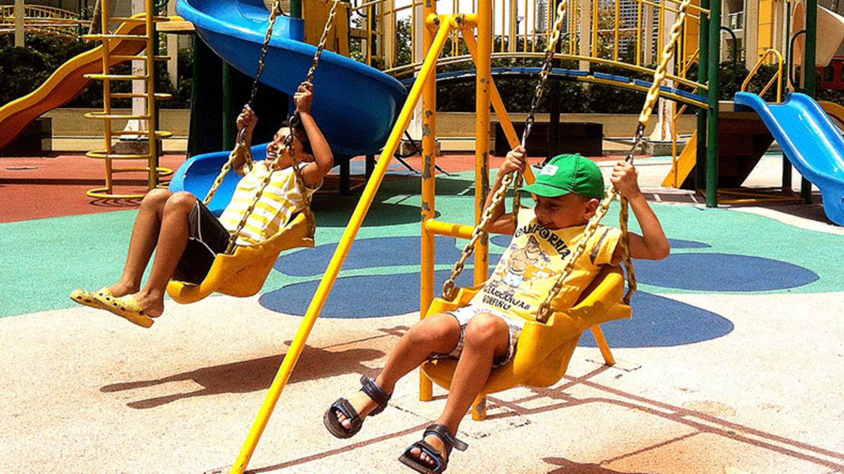 Çocukken Zengin Arkadaşa Sahip Olmanın, Gelecekte Bizi de Zengin Edebileceği Ortaya Çıktı