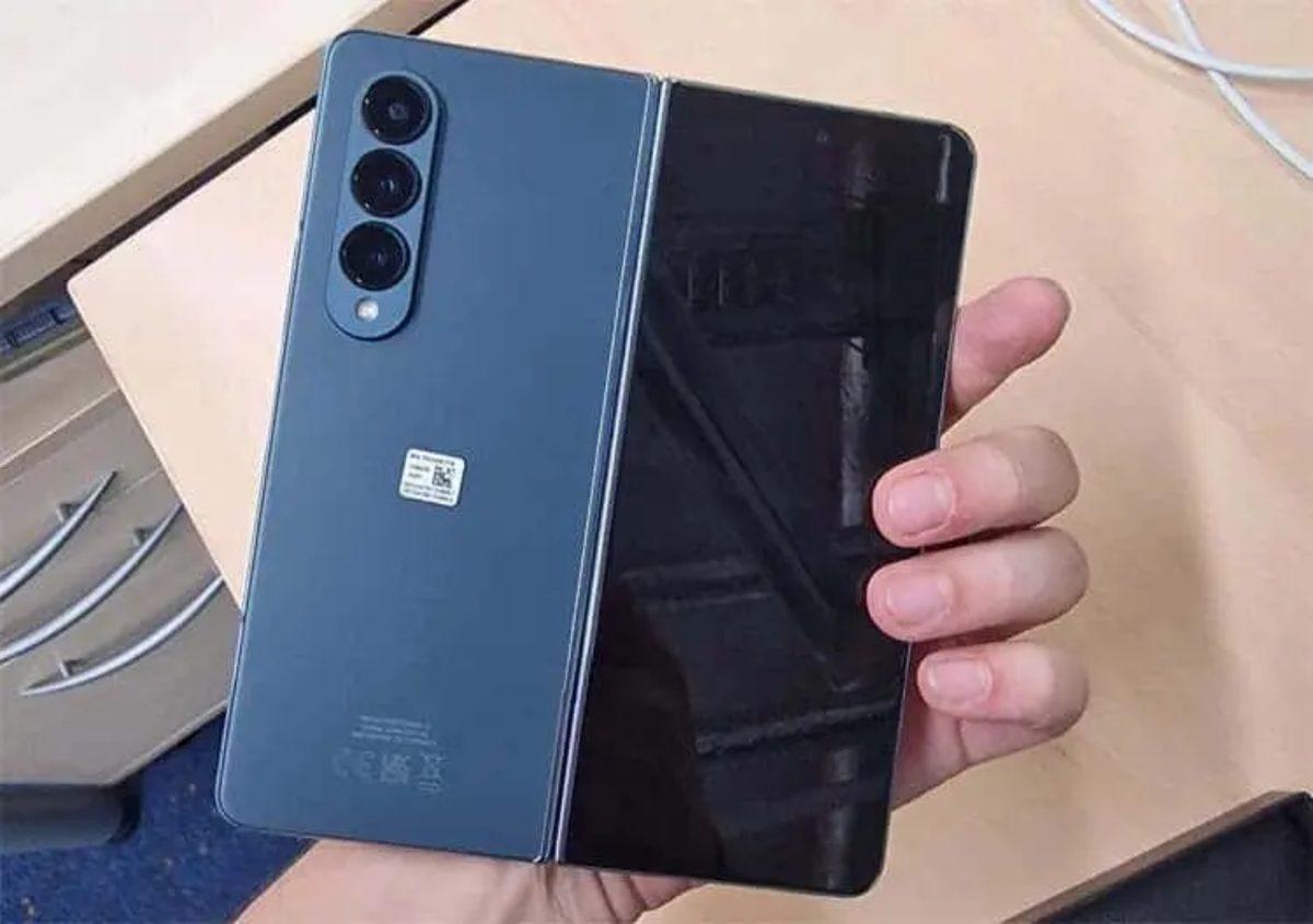 Samsung Galaxy Z Fold 4 ve Galaxy Z Flip 4 Kanlı Canlı Karşımıza Çıktı