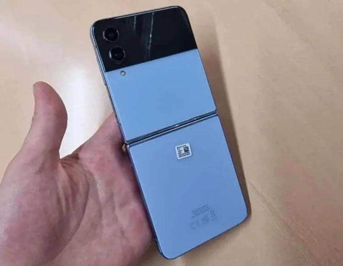 Samsung Galaxy Z Fold 4 ve Galaxy Z Flip 4 Kanlı Canlı Karşımıza Çıktı