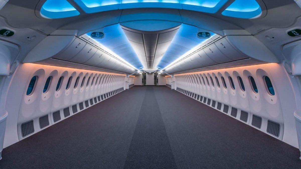 Uçuş Esnasında Tüm Yolcular Aniden Öne veya Arkaya Koşsa Uçağın Dengesi Bozulur mu?