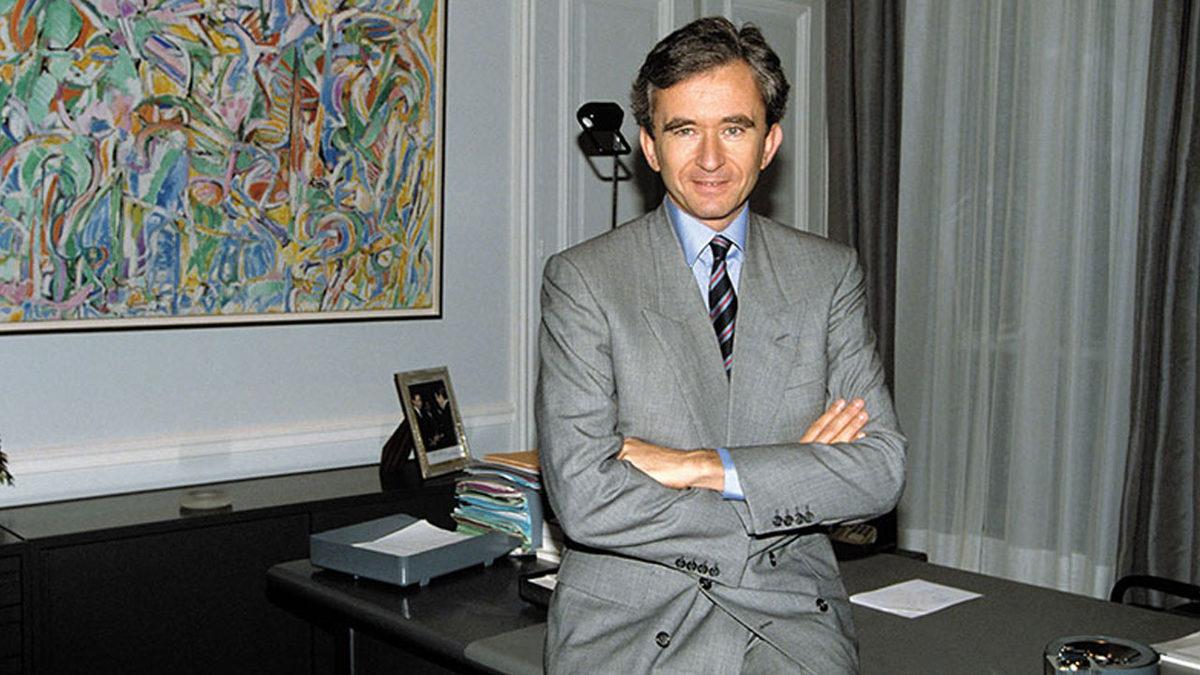 Tekstil ve Parfüm İmparatoru Bernard Arnault, Teknoloji Patronlarını Sollayıp Nasıl Dünyanın En Zengin İnsanlarından Oldu?