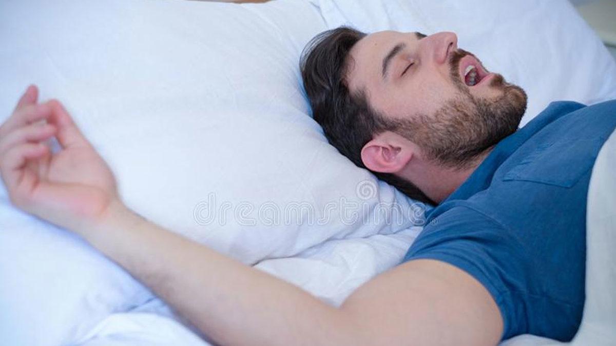 Gece Uykusunda Horlayanların Gündüzleri Daha Hareketsiz Olduğu Açıklandı