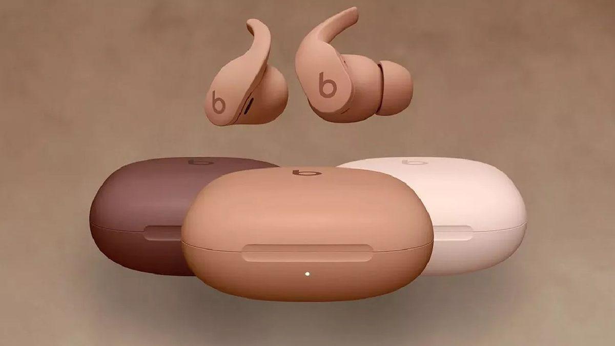 Apple, Kim Kardashian ile Ortak Oldu: İşte Özel Tasarımıyla(!) Yeni Beats Fit Pro