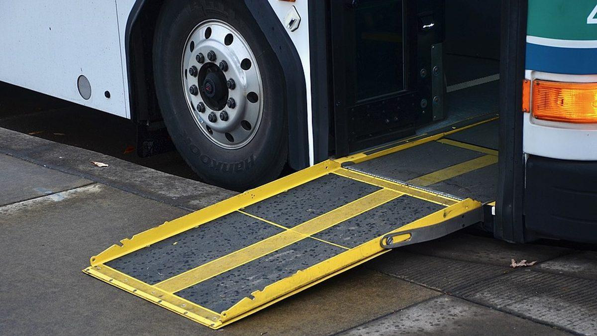 Belediye Otobüslerinde Bulunan Bu Ütü Masası Benzeri Şeyler Ne İşe Yarıyor?