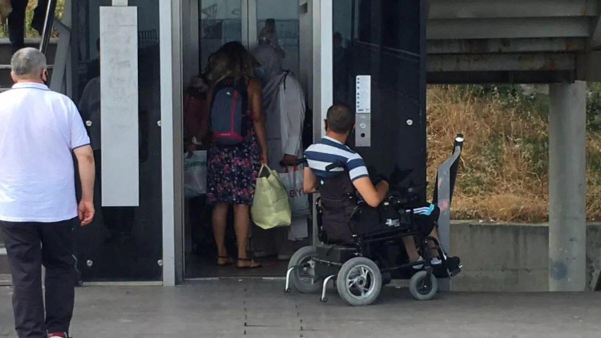 Belediye Otobüslerinde Bulunan Bu Ütü Masası Benzeri Şeyler Ne İşe Yarıyor?