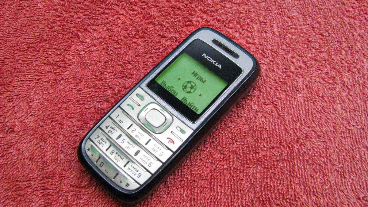 Nokia 1200’ın Şimdi Kulaklara Şaka Gibi Gelen Özellikleri (Yılan Oyununu Hatırlayanların Gözü Yaşlı)