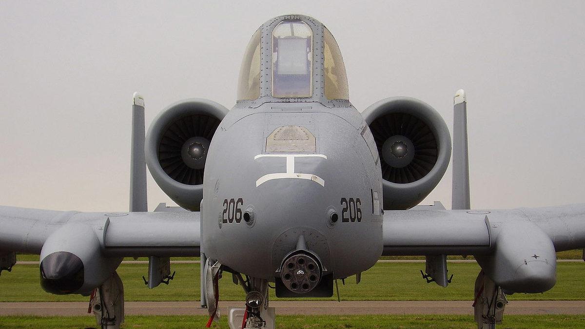 Tamamı Kurşun Geçirmez Olan ve ’Tank Katili’ Olarak Bilinen Savaş Uçağı A-10 Thunderbolt Hakkında 10 Bilgi