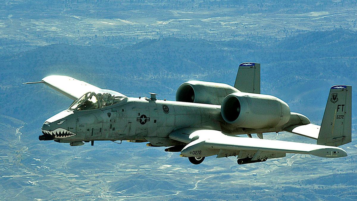 Tamamı Kurşun Geçirmez Olan ve ’Tank Katili’ Olarak Bilinen Savaş Uçağı A-10 Thunderbolt Hakkında 10 Bilgi