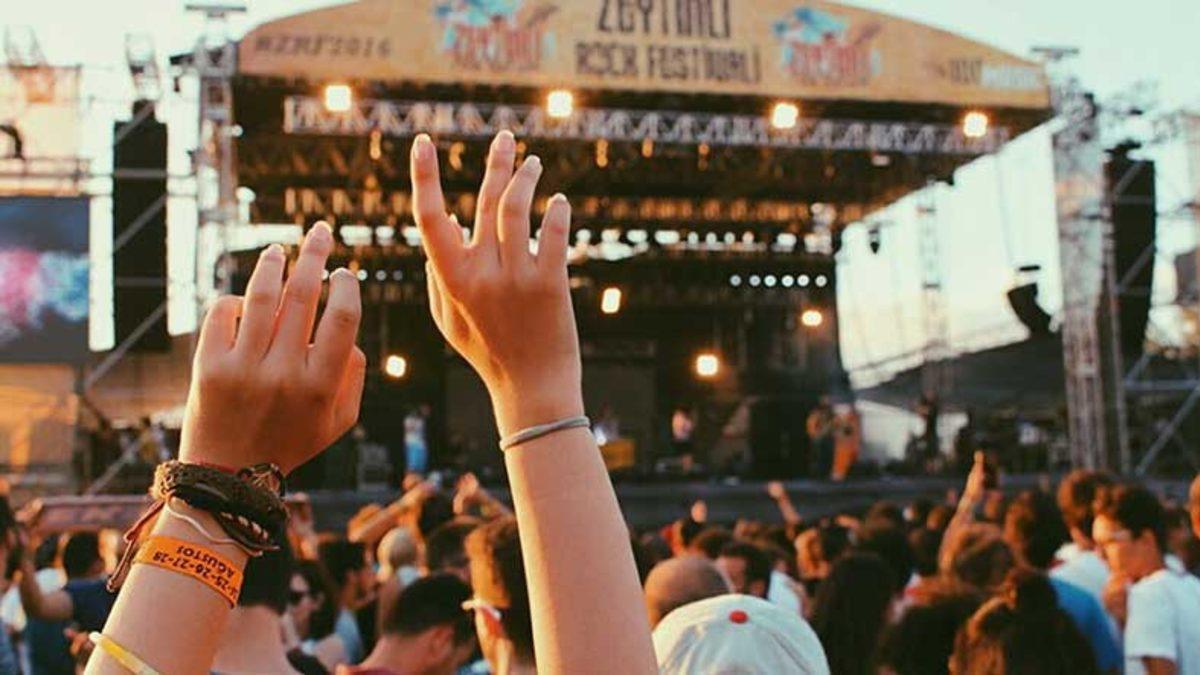 Zeytinli Rock Festivalinin Yasaklanması Sosyal Medyada Tepki Topladı: İşte Sanatçılardan Açıklamalar ve Gelen Tepkiler