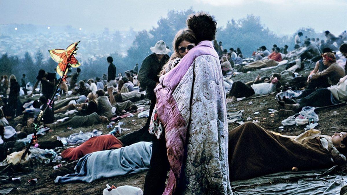 Yüzbinlerce Kişinin Katıldığı Dünyanın En Kalabalık ve En Çılgın Müzik Festivallerinden Biri: 1969 Woodstock