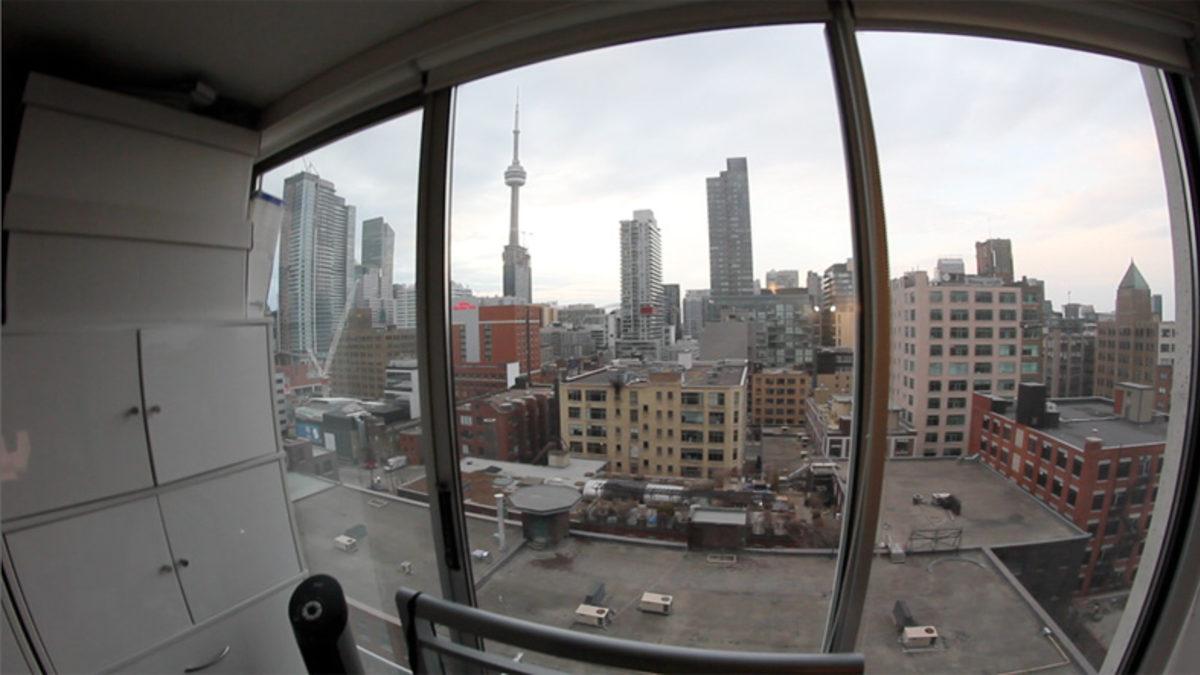 Telefonla Çektiğimiz Fotoğrafların Kenarları Neden Uzatılmış Gibi Görünür?