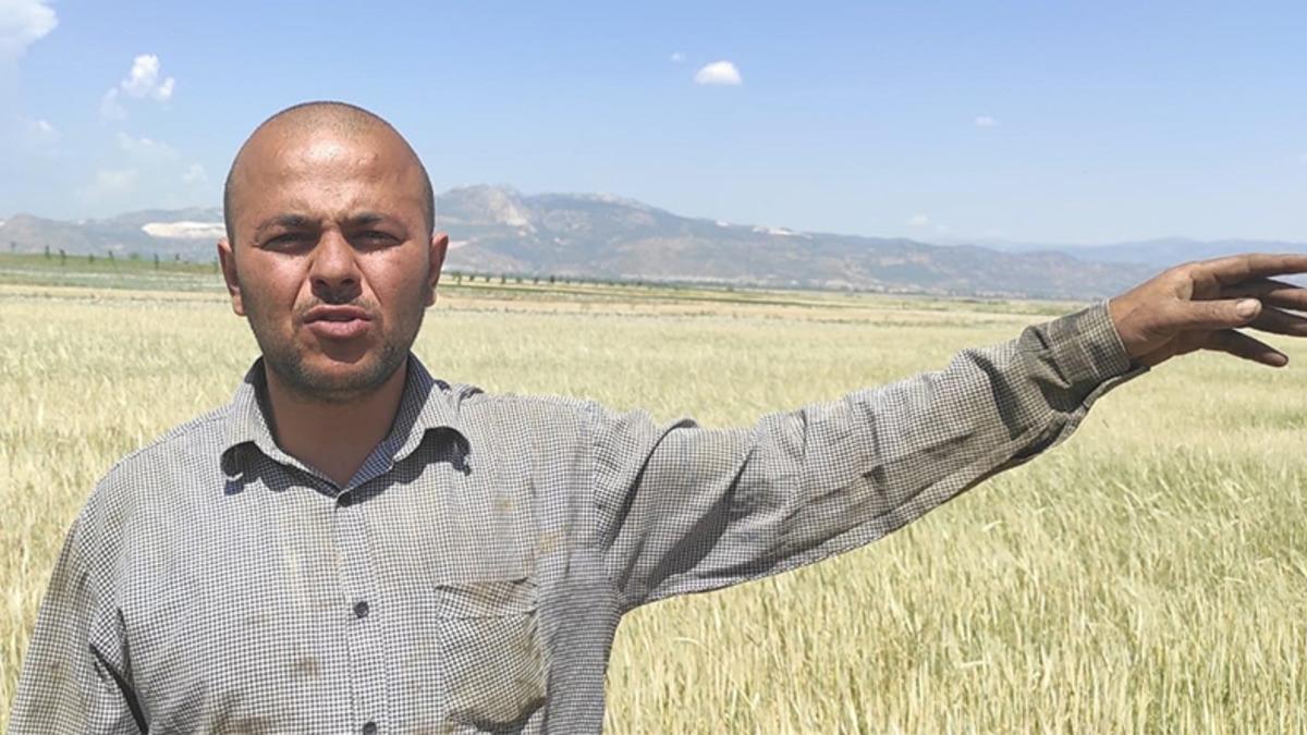 Tarlasına İnen Kanadalı Paraşütçüyle Yaşadığı Diyalog Twitter’da Viral Olan Çiftçi, Aynı Kişiyle Tekrar Buluştu [Video]